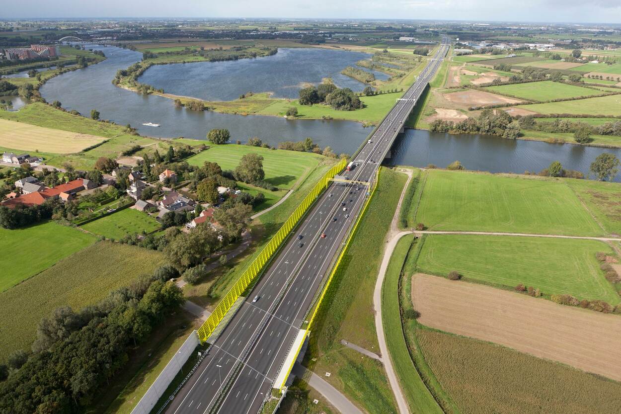 A2 over de bergsche Maas