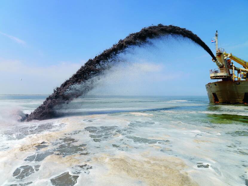 Zandsuppleties in de Noordzee ten noorden van Ameland