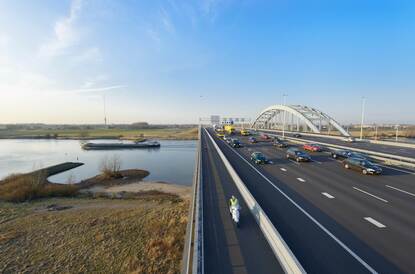 Jan Blankenbrug over de Lek, wegverkeer over de A2